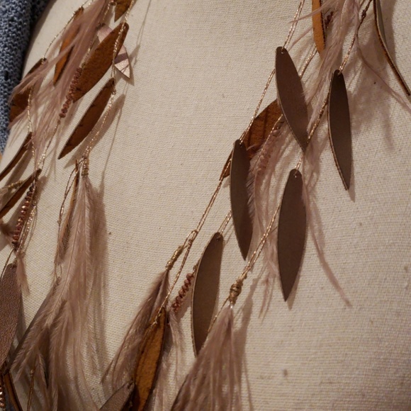 Amrita Singh Tulum Faux Ostrich Feather necklace  - NWT - Picture 3 of 5